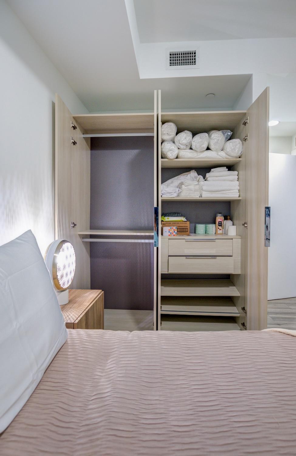 Modern 3br Ph With Rooftop Plunge Pool In *