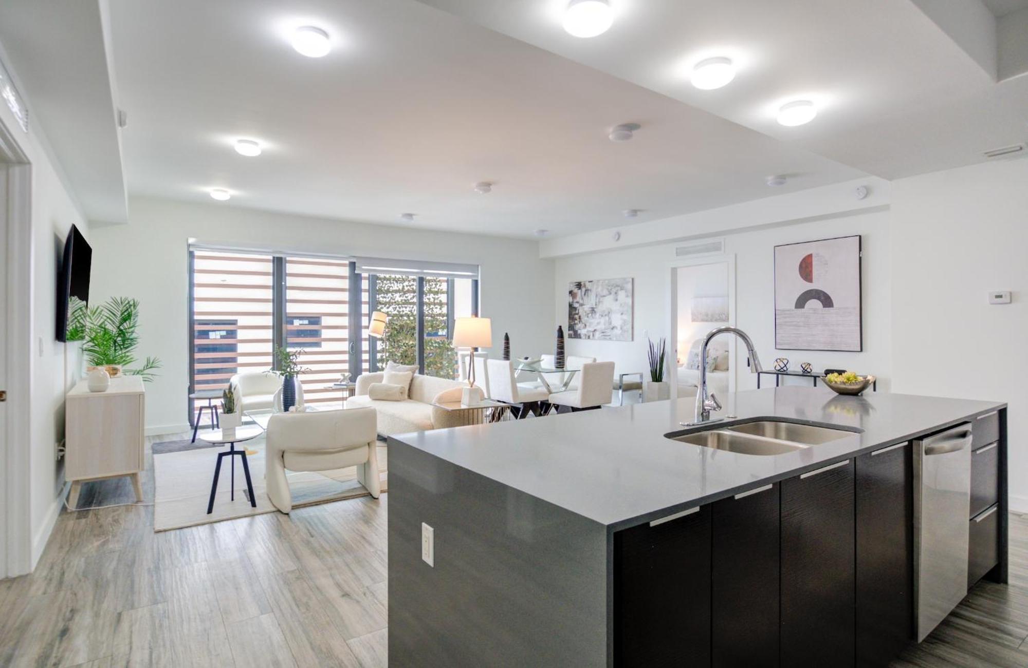 Modern 3br Ph With Rooftop Plunge Pool In Appartamento