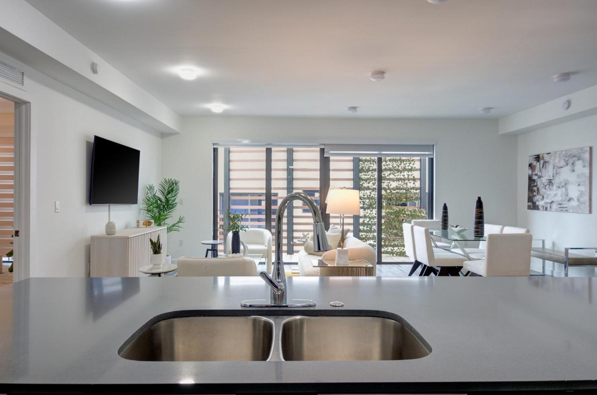 Modern 3br Ph With Rooftop Plunge Pool In * Miami