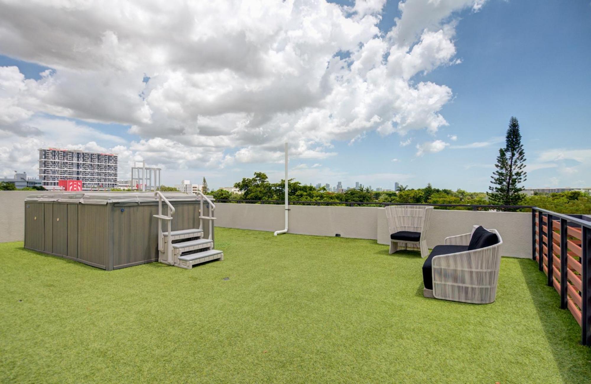 Appartamento Modern 3br Ph With Rooftop Plunge Pool In