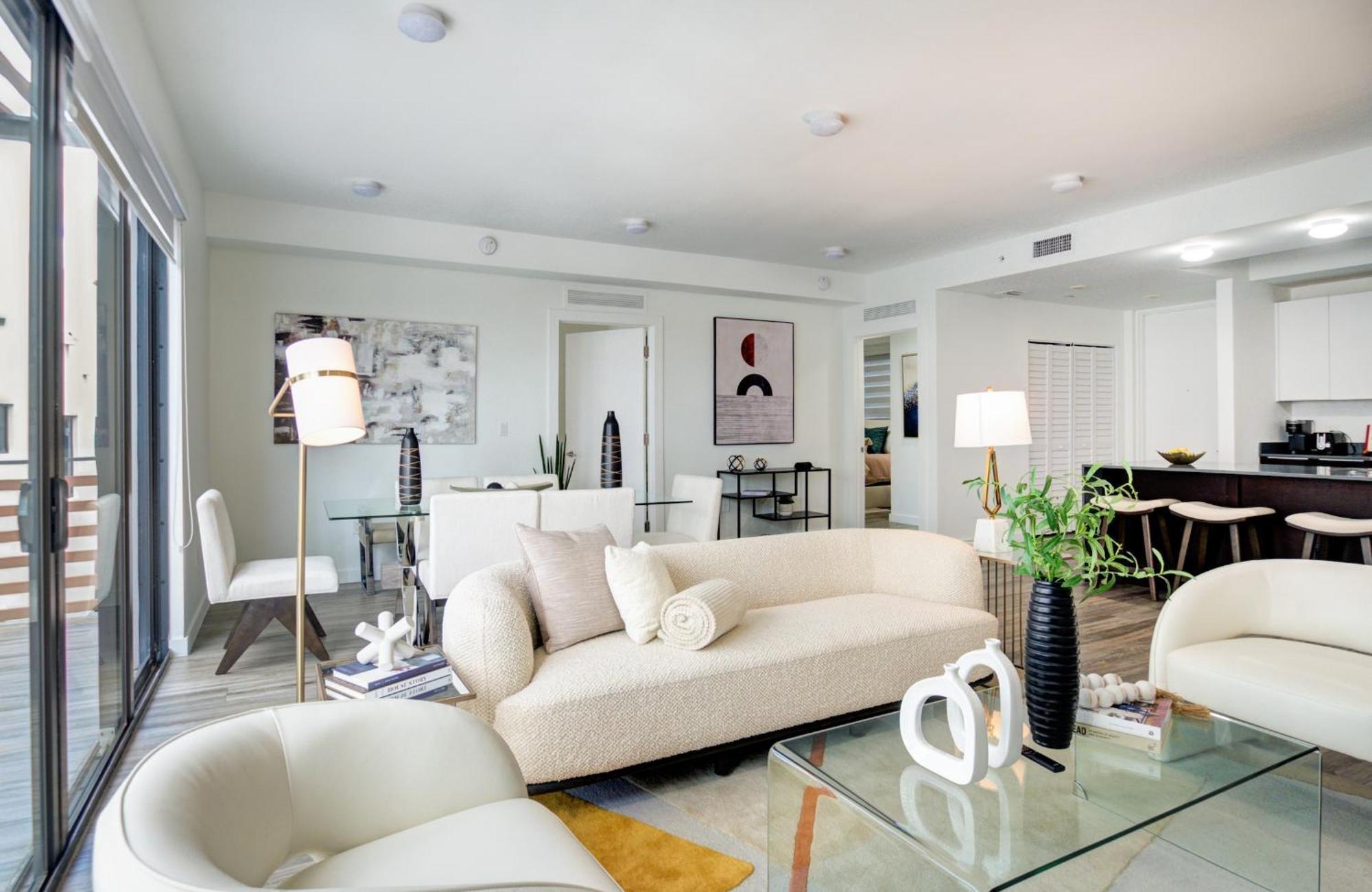 Modern 3br Ph With Rooftop Plunge Pool In Appartamento Miami
